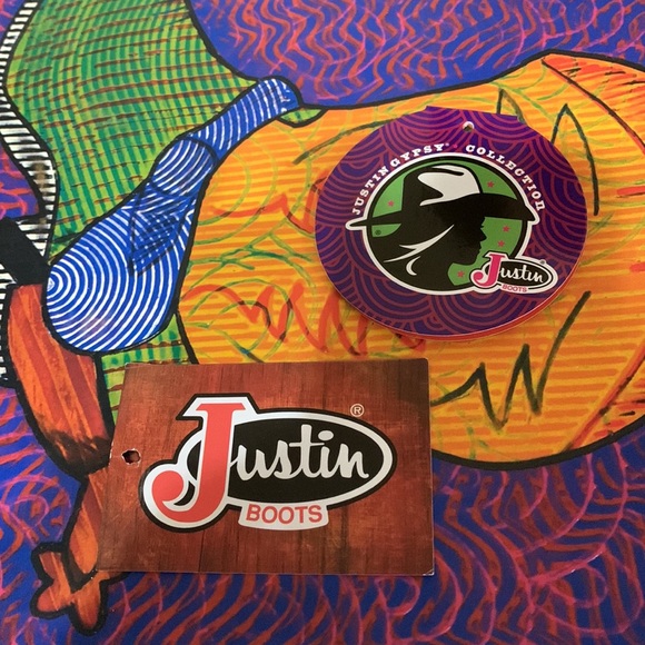 Justin 6” Burgundy Velvet Bow Boots - Picture 7 of 7